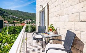 Apartment & Rooms Duja